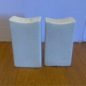MCM Mikasa Stlye Kraft “Modern Beauty” Salt & Pepper Shakers. 3031